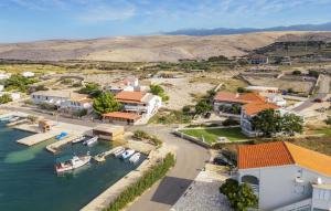 2 Bedroom Lovely Apartment In Kustici