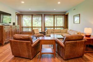 Blue Ridge Retreat with Wintergreen Advantage