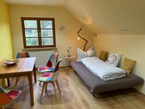 Neu renoviertes 2Zi Appartment im DG