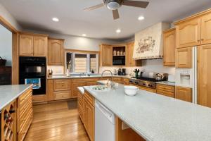 Orchard House with Wintergreen Advantage