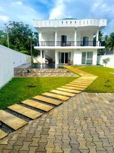 Sambo White House Hikkaduwa - 5BD Entire Villa