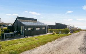 Amazing Home In Juelsminde