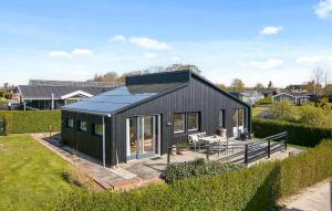 Amazing Home In Juelsminde