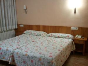 Family Room with Shared Bathroom room in El Pilar