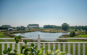 2 Bedroom Nice Apartment In Kamperland