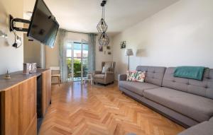 Gorgeous Apartment In Fazana With Wifi