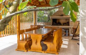 4 Bedroom Lovely Home In Selce 