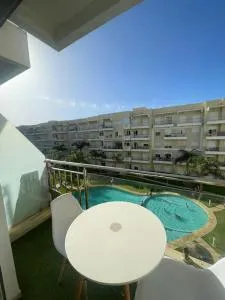 Appart avec Piscine Proche de la Mer - 布兹尼盖