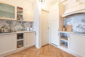 Lux apartment Town Hall Square view