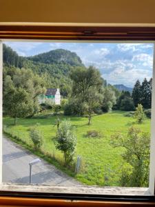 Neu renoviertes 2Zi Appartment im DG