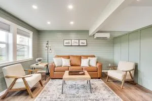 Idyllic Enumclaw Studio with Mount Rainier Views - Snoquera