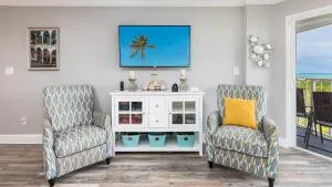 Sea View and Sunrise Top Floor Ocean Pointe 2412 - Tavernier