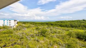 Sea View and Sunrise Top Floor Ocean Pointe 2412