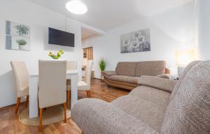 Nice Apartment In Povljana