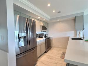 Sunrise Oasis - Top Floor Ocean Pointe 2411