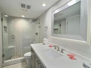 Sunrise Oasis - Top Floor Ocean Pointe 2411