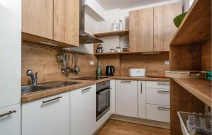 Gorgeous Apartment In Fazana With Wifi