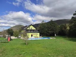 Lika Relax and Party House with sauna, jacuzzi and outdoor heated swimming pool - Rudopolje Bruvanjsko