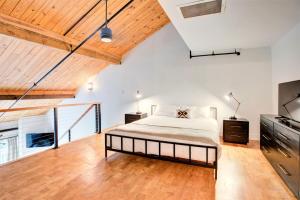 Mountain Inn Lodge 70 with Wintergreen Advantage