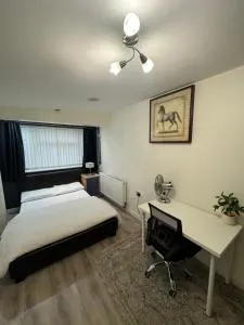 Rooms in Surrey - Shepperton