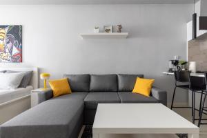 Modern Apartment 305