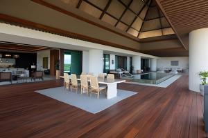 The Four Bedroom Empire Estates