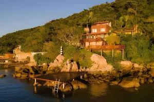 Lado do Mar - Ponta do Farol - Enseada do Brito