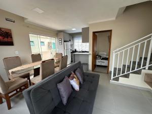 Duplex de 3 Quartos com Piscina - 140m da praia