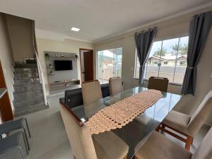 Duplex de 3 Quartos com Piscina - 140m da praia