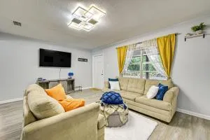 3 Mi to USF Chic Home with Yard in Tampa! - لوتز