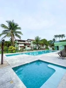 Apto em condomínio com praia em Angra com piscina, sauna e garagem - Bracui