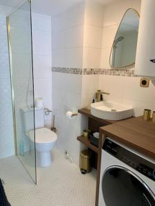 Appartements Le Doux Mer - Studio Royan Hyper Centre - Classe 3 etoiles - 2 pers - 150m plage : photos des chambres