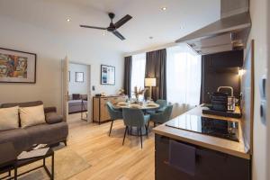 SchillerApartment Hof, Küche, 24h Digital-Checkin, Parkplatz, WLan250MBit