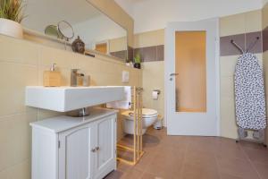 SchillerApartment Hof, Küche, 24h Digital-Checkin, Parkplatz, WLan250MBit