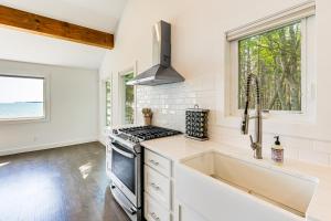 Waterfront Roque Bluffs Hideaway with Private Beach