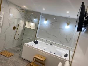 Love Room Morocco - Jacuzzi & Piscine Privée