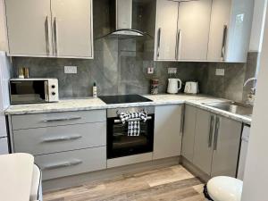 2 Bed Preston City Centre Flat - Sleeps 4 with parking