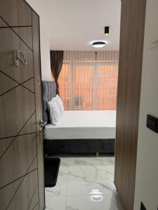 Star Apartments