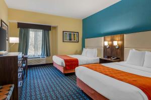 Queen Room with Two Queen Beds room in Best Western Plus North Shore Hotel