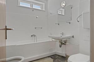 AFI Mall 3 Bedrooms Apartment - Perfect for Families or Groups