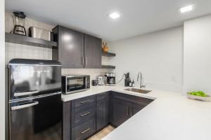 The Lux at Craftsman Suite 4 - Walkable toof Old Town