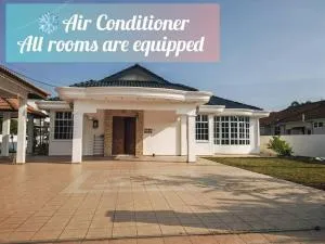 Cozy Deluxe House Padang Serai 28pax - Kampong Dekeh