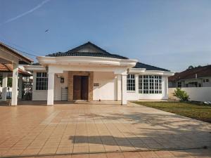 Cozy Deluxe House Padang Serai 28pax