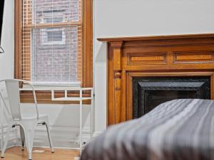 Oakland, Pittsburgh !D Modern and Stylish Private Bedroom with Shared Bathroom