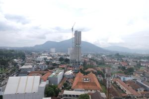 Best Deal Studio at Harvard Jatinangor Apartment By Travelio