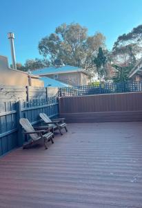 Newly renovated! Minutes away from Mothers Beach and Main Street!