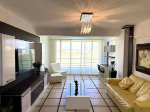 Elegante Apartamento en Costa Azul - 波拉马尔