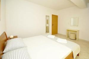 Apartments Villa Moonlight - Standard Two Bedroom Apartment with Large Terrace Jenny