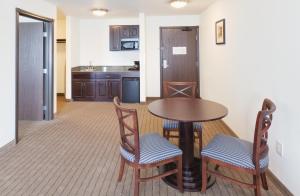 Holiday Inn Express & Suites - Omaha I - 80 by IHG