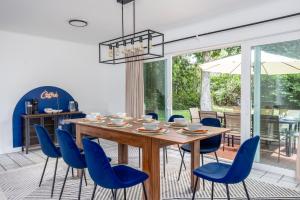 UF 4min away! Gameroom-Funyard-Discgolf-Firetable